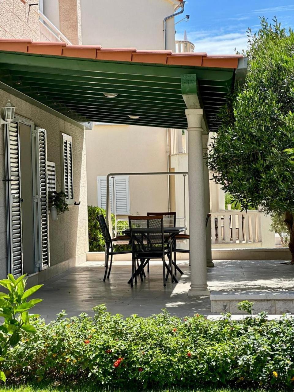 Apartments Villa Adria Bol Exterior photo