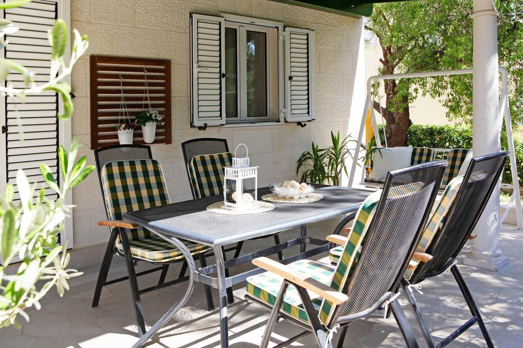 Apartments Villa Adria Bol Exterior photo
