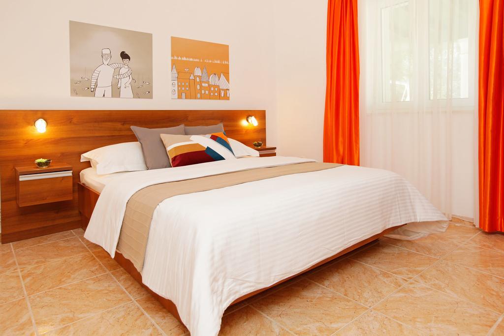 Apartments Villa Adria Bol Exterior photo