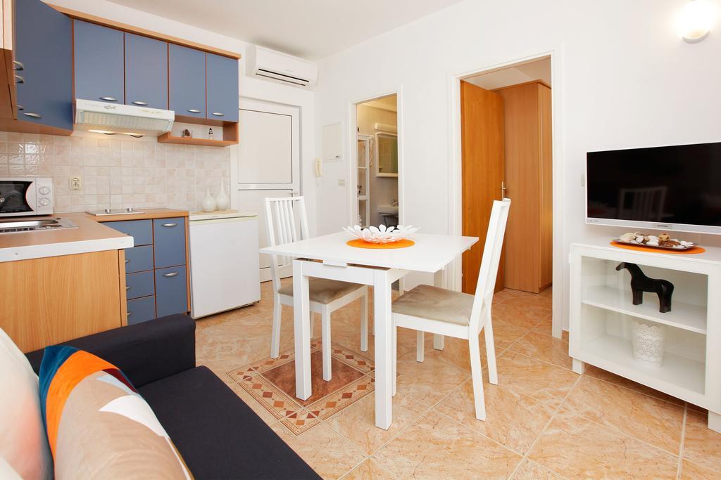 Apartments Villa Adria Bol Exterior photo