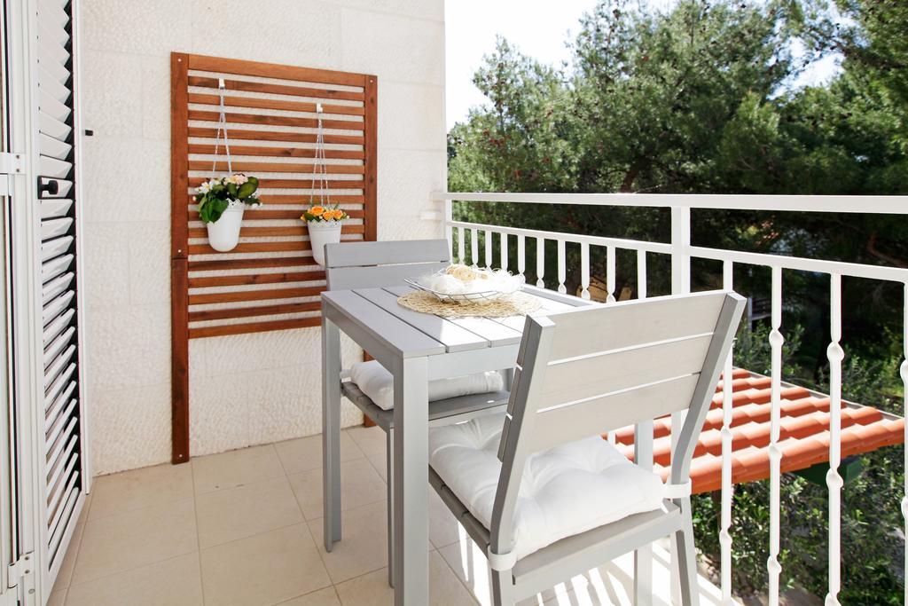 Apartments Villa Adria Bol Exterior photo