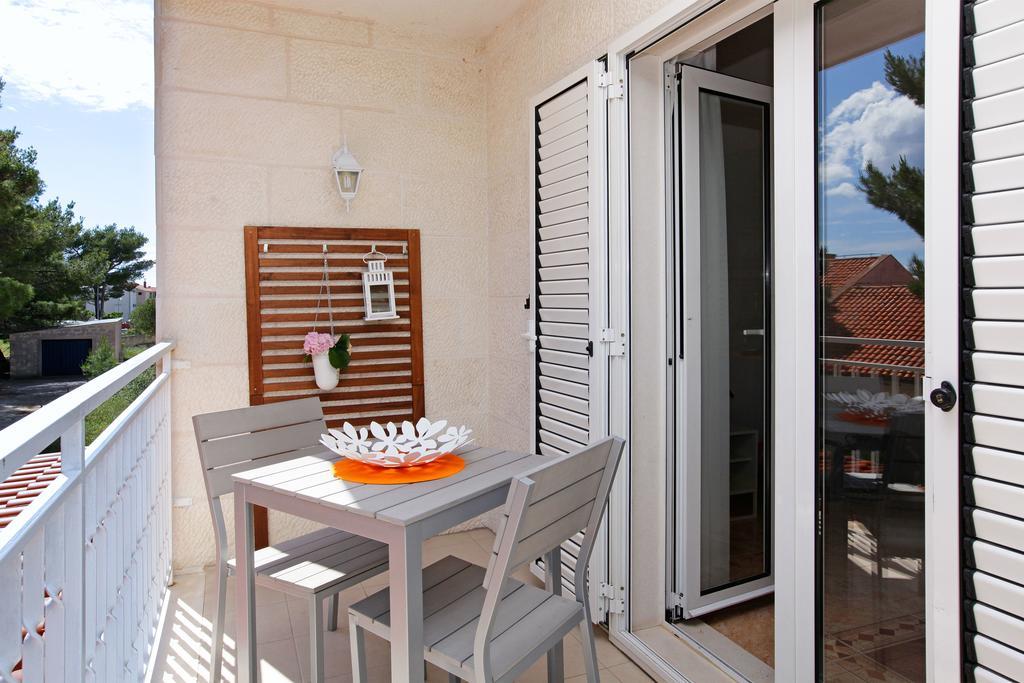 Apartments Villa Adria Bol Exterior photo