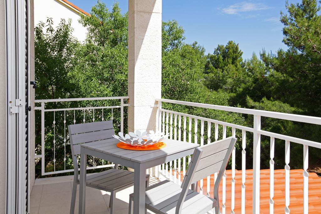Apartments Villa Adria Bol Exterior photo