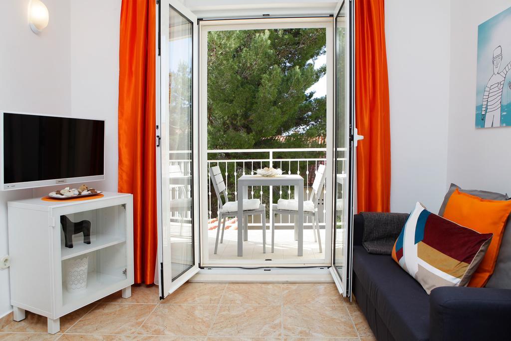 Apartments Villa Adria Bol Exterior photo